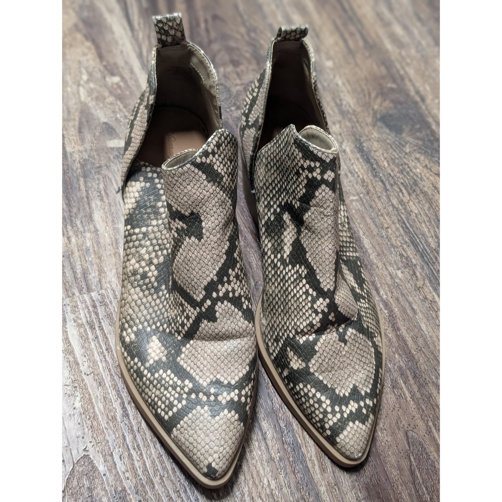 Universal Thread Womens‎ Gray Snakeskin Print Cutout Ankle Boots Size 9